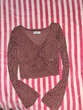 Mauve Hollister Lace V-Neck Long Bell-Sleeve Crop Top Charli d’Amelio collection